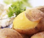 Как сварить картошку в микроволновке
